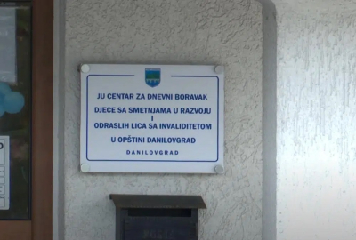 Roditelji djece sa smetnjama u razvoju ogorčeni: Moraju da plaćaju boravak djece u dnevnim centrima
