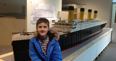 Karl Bejnjar Bigison - dječak s autizmom izgradio najveću repliku Titanika od Lego kockica