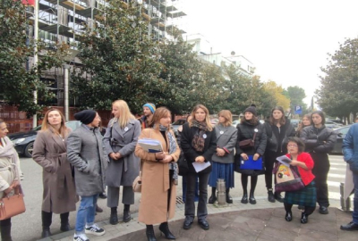 Protest ispred Višeg suda u Podgorici zbog odluke u slučaju Zimrite Nerde