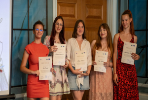 Kurs znakovnog jezika doprinio socijalnoj inkluziji osoba sa invaliditetom, razvoju empatije i poštovanju različitosti